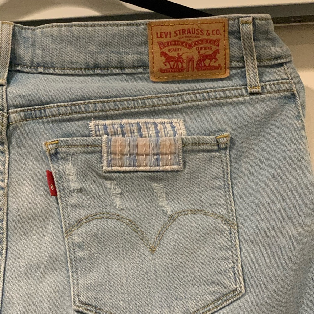 LEVIS JEANS 711